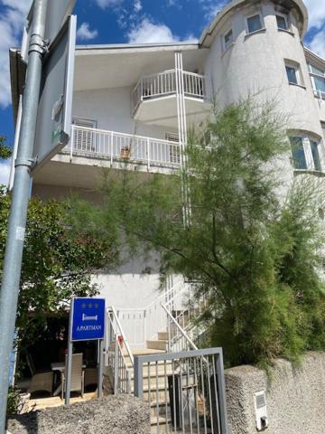 Big First Floor Near Arena And Centre Pula